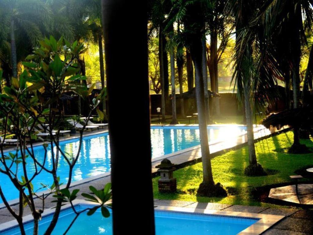 Augusta Pelabuhan Ratu Hotel Sukabumi Ngoại thất bức ảnh