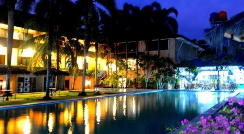 Augusta Pelabuhan Ratu Hotel Sukabumi Ngoại thất bức ảnh