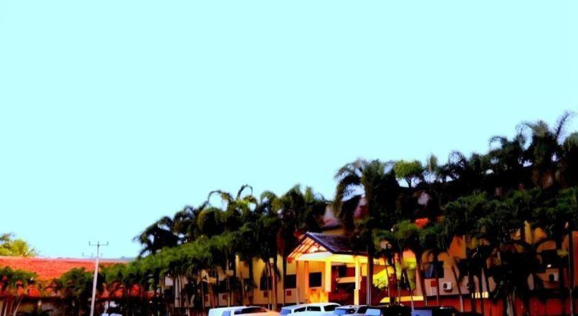 Augusta Pelabuhan Ratu Hotel Sukabumi Ngoại thất bức ảnh
