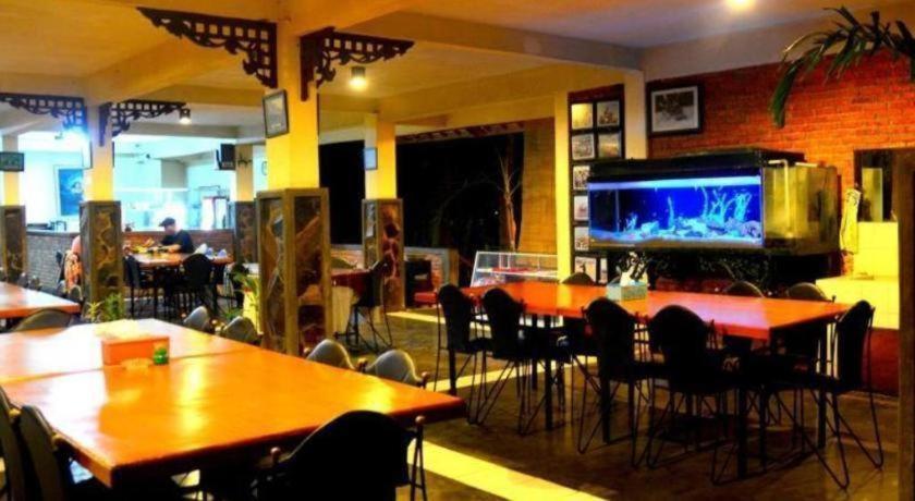 Augusta Pelabuhan Ratu Hotel Sukabumi Ngoại thất bức ảnh