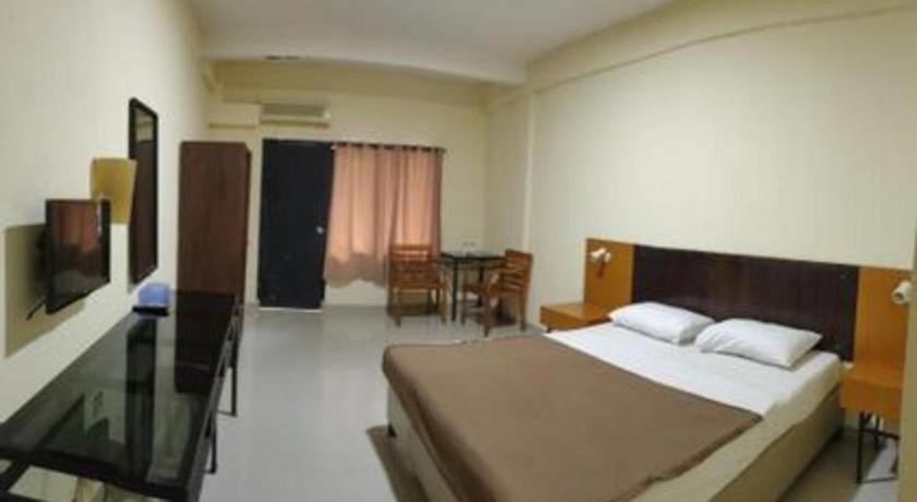 Augusta Pelabuhan Ratu Hotel Sukabumi Ngoại thất bức ảnh