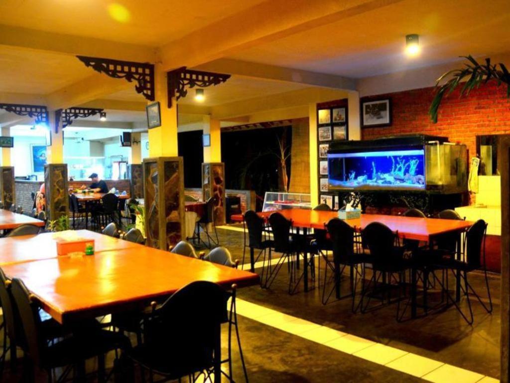 Augusta Pelabuhan Ratu Hotel Sukabumi Ngoại thất bức ảnh