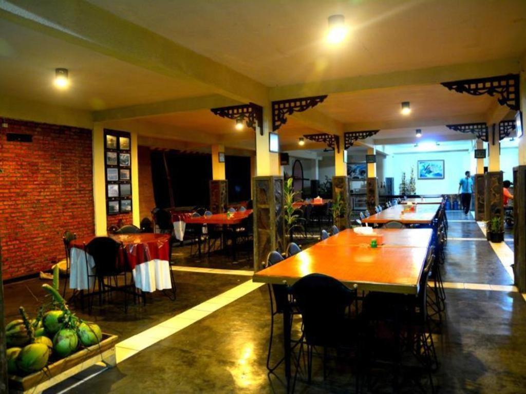Augusta Pelabuhan Ratu Hotel Sukabumi Ngoại thất bức ảnh